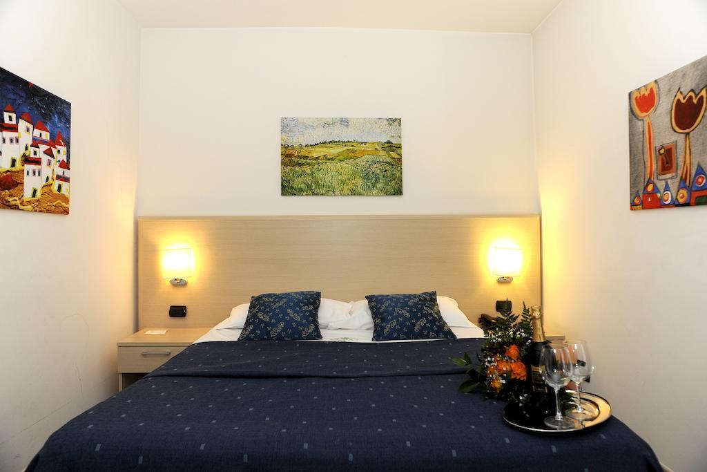 Hotel La Quercia Valmontone Zimmer foto